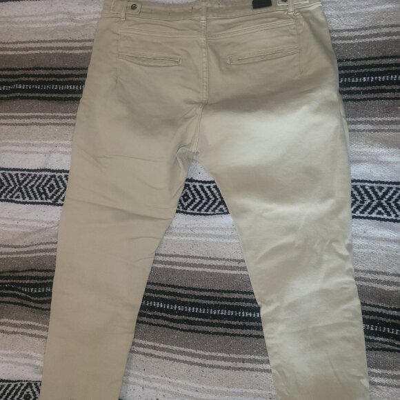 Dress pants & Casual - Picture 9 of 16